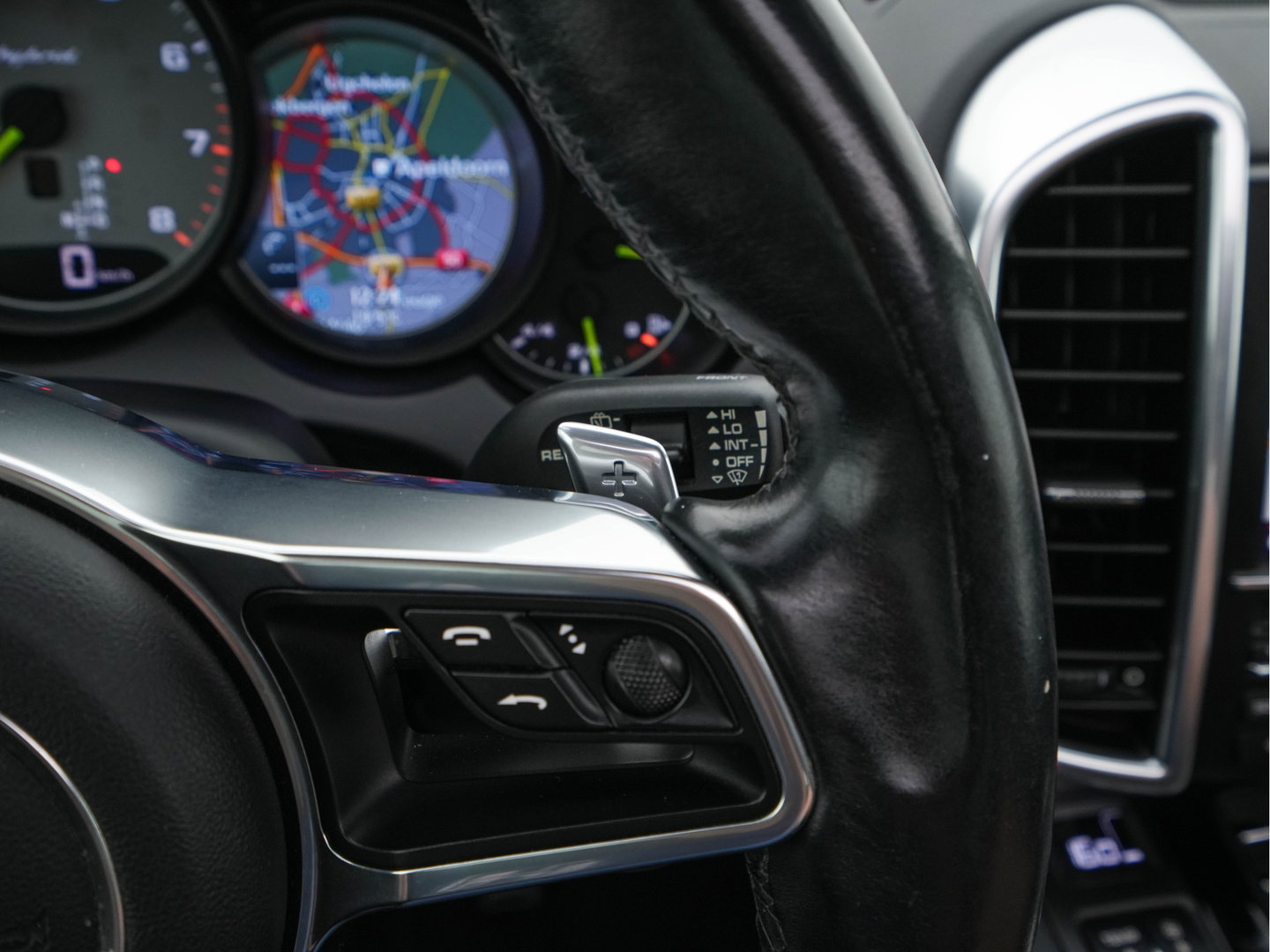 Porsche Cayenne 3.0 S E-Hybrid AWD (Plug-In) Aut. *PANO | LEATHER | XENON | MEMORY-PACK | NAVI-FULLMAP | HEATED-COMFORTSEATS | CAMERA | SHIFTPADDLES | PRIVACY-GLASS | ECC | PDC | CRUISE | TOWBAR | 21''ALU*