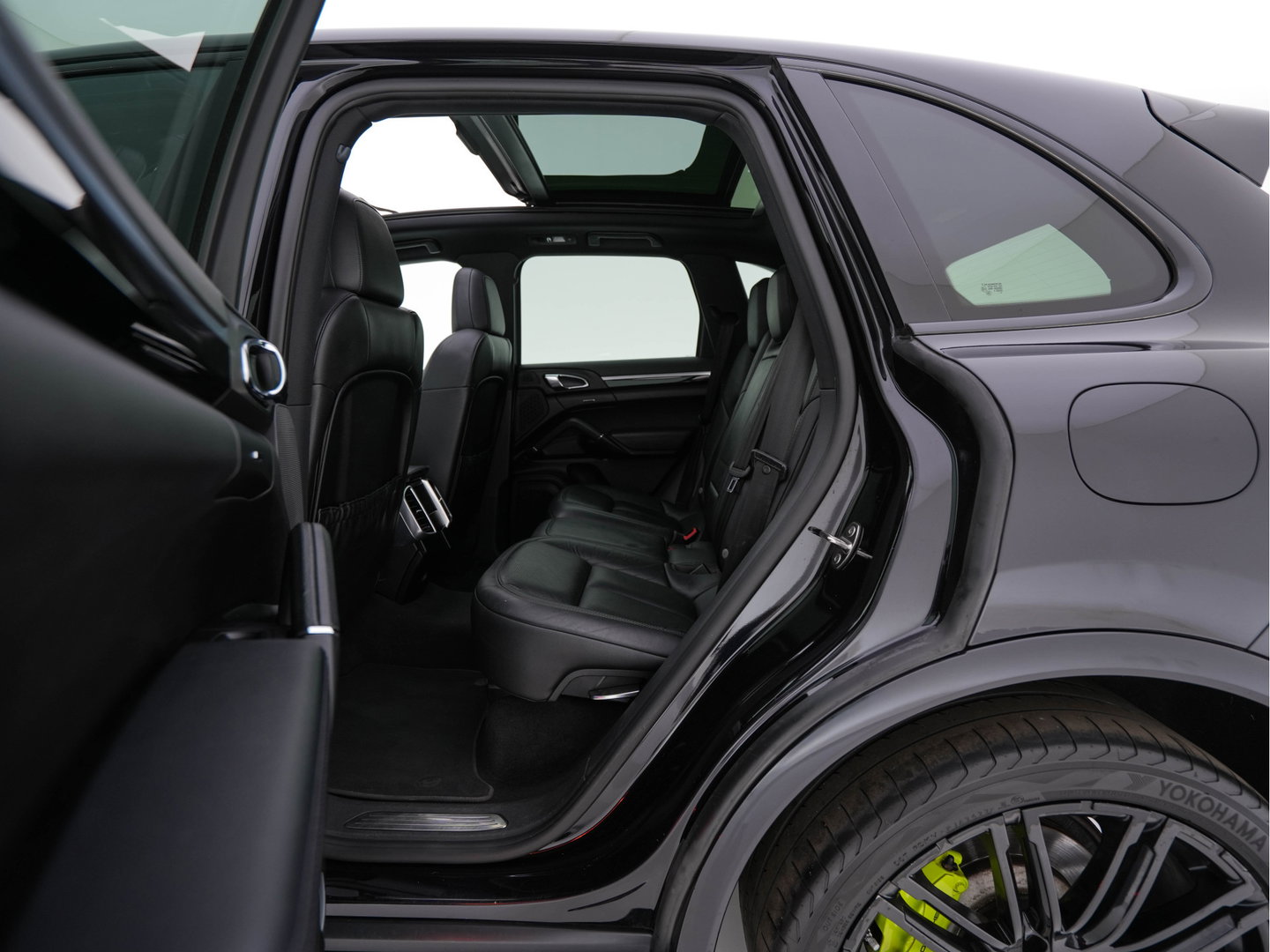 Porsche Cayenne 3.0 S E-Hybrid AWD (Plug-In) Aut. *PANO | LEATHER | XENON | MEMORY-PACK | NAVI-FULLMAP | HEATED-COMFORTSEATS | CAMERA | SHIFTPADDLES | PRIVACY-GLASS | ECC | PDC | CRUISE | TOWBAR | 21''ALU*