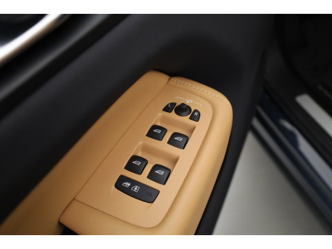 Volvo XC60 T6 Plug-in hybrid Plus Dark | SOH 99.6% | Pano | Stoelventilatie | 360cam | Memory Seats | H&K Audio | Stoel-Stuurverw. | Adapt. Cruise  x