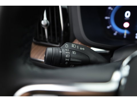 Volvo XC60 T6 Plug-in hybrid Plus Dark | SOH 99.6% | Pano | Stoelventilatie | 360cam | Memory Seats | H&K Audio | Stoel-Stuurverw. | Adapt. Cruise  x