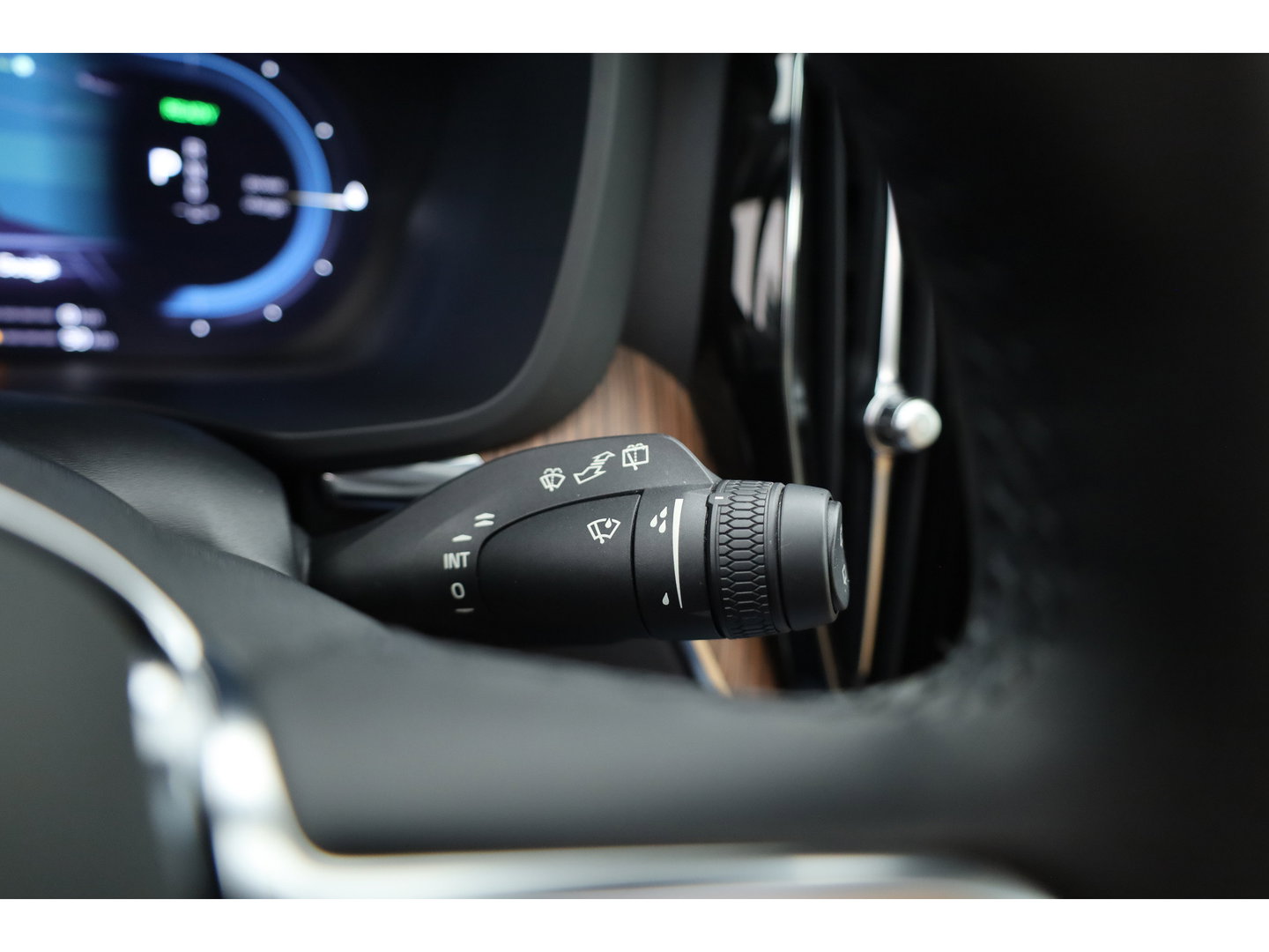 Volvo XC60 T6 Plug-in hybrid Plus Dark | SOH 99.6% | Pano | Stoelventilatie | 360cam | Memory Seats | H&K Audio | Stoel-Stuurverw. | Adapt. Cruise  x