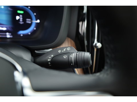 Volvo XC60 T6 Plug-in hybrid Plus Dark | SOH 99.6% | Pano | Stoelventilatie | 360cam | Memory Seats | H&K Audio | Stoel-Stuurverw. | Adapt. Cruise  x