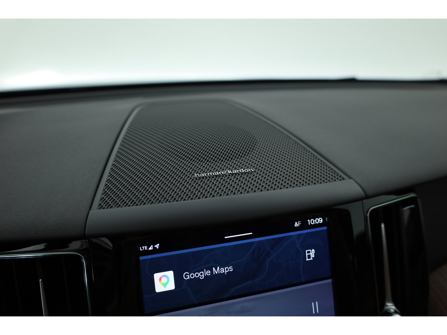 Volvo XC60 T6 Plug-in hybrid Plus Dark | SOH 99.6% | Pano | Stoelventilatie | 360cam | Memory Seats | H&K Audio | Stoel-Stuurverw. | Adapt. Cruise  x