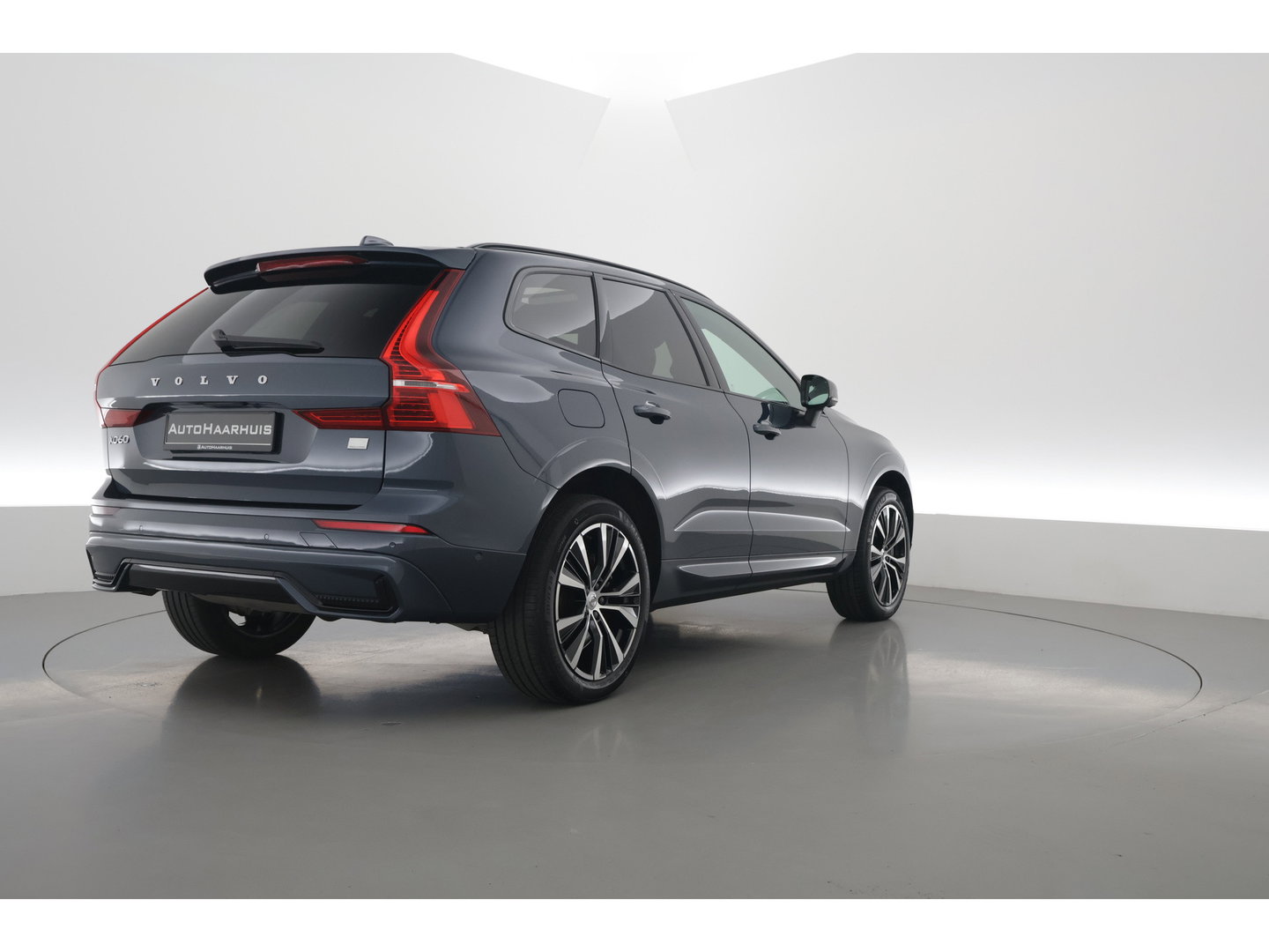 Volvo XC60 T6 Plug-in hybrid Plus Dark | SOH 99.6% | Pano | Stoelventilatie | 360cam | Memory Seats | H&K Audio | Stoel-Stuurverw. | Adapt. Cruise  x