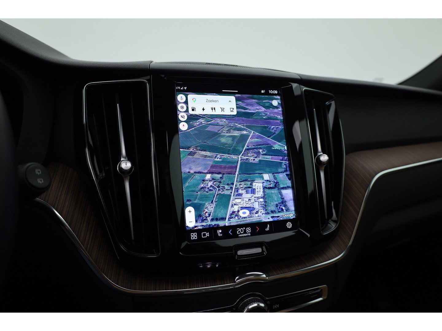 Volvo XC60 T6 Plug-in hybrid Plus Dark | SOH 99.6% | Pano | Stoelventilatie | 360cam | Memory Seats | H&K Audio | Stoel-Stuurverw. | Adapt. Cruise  x