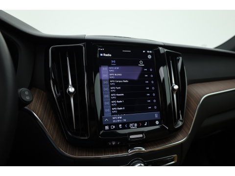 Volvo XC60 T6 Plug-in hybrid Plus Dark | SOH 99.6% | Pano | Stoelventilatie | 360cam | Memory Seats | H&K Audio | Stoel-Stuurverw. | Adapt. Cruise  x