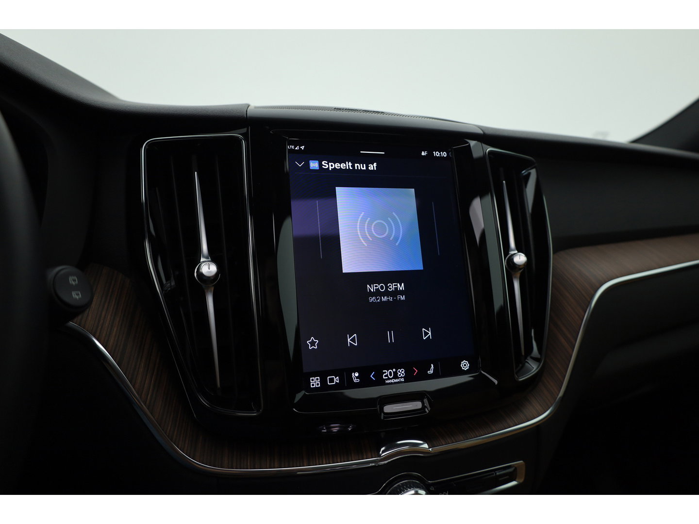 Volvo XC60 T6 Plug-in hybrid Plus Dark | SOH 99.6% | Pano | Stoelventilatie | 360cam | Memory Seats | H&K Audio | Stoel-Stuurverw. | Adapt. Cruise  x