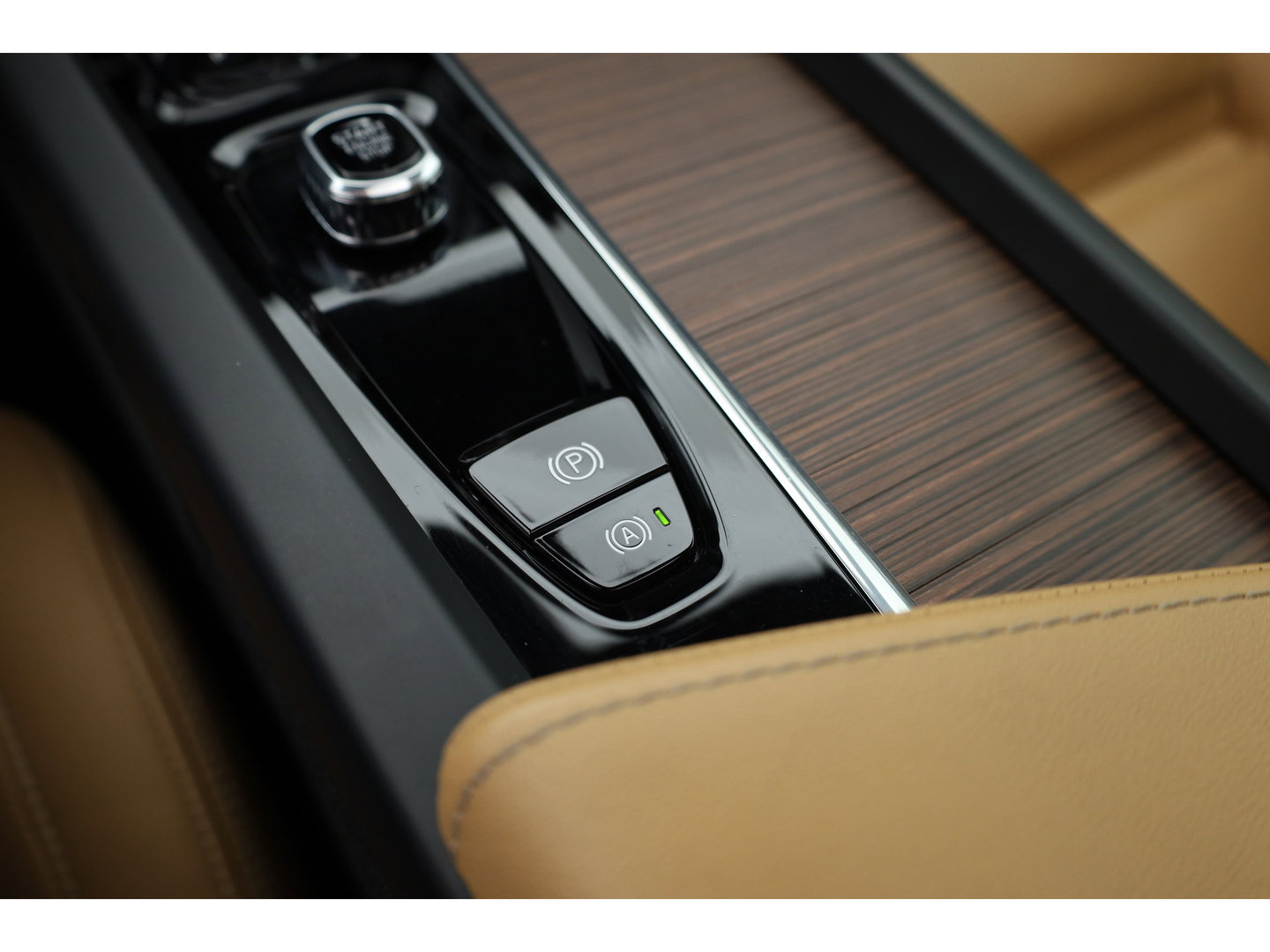 Volvo XC60 T6 Plug-in hybrid Plus Dark | SOH 99.6% | Pano | Stoelventilatie | 360cam | Memory Seats | H&K Audio | Stoel-Stuurverw. | Adapt. Cruise  x