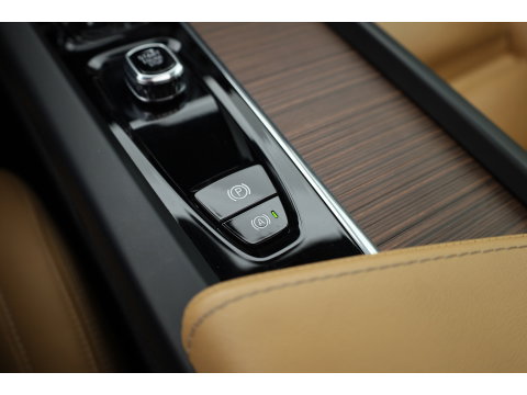 Volvo XC60 T6 Plug-in hybrid Plus Dark | SOH 99.6% | Pano | Stoelventilatie | 360cam | Memory Seats | H&K Audio | Stoel-Stuurverw. | Adapt. Cruise  x