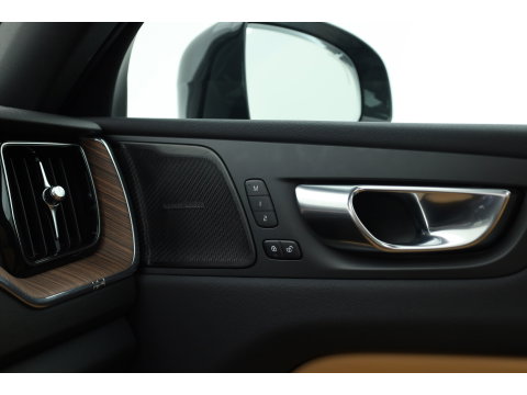 Volvo XC60 T6 Plug-in hybrid Plus Dark | SOH 99.6% | Pano | Stoelventilatie | 360cam | Memory Seats | H&K Audio | Stoel-Stuurverw. | Adapt. Cruise  x