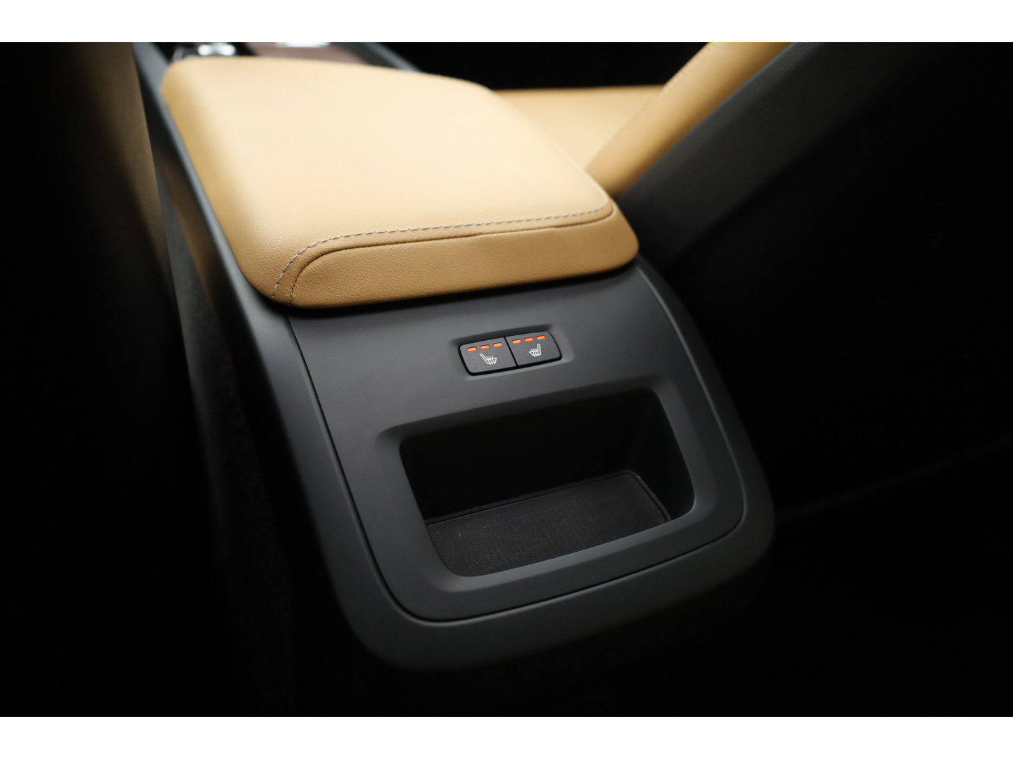 Volvo XC60 T6 Plug-in hybrid Plus Dark | SOH 99.6% | Pano | Stoelventilatie | 360cam | Memory Seats | H&K Audio | Stoel-Stuurverw. | Adapt. Cruise  x