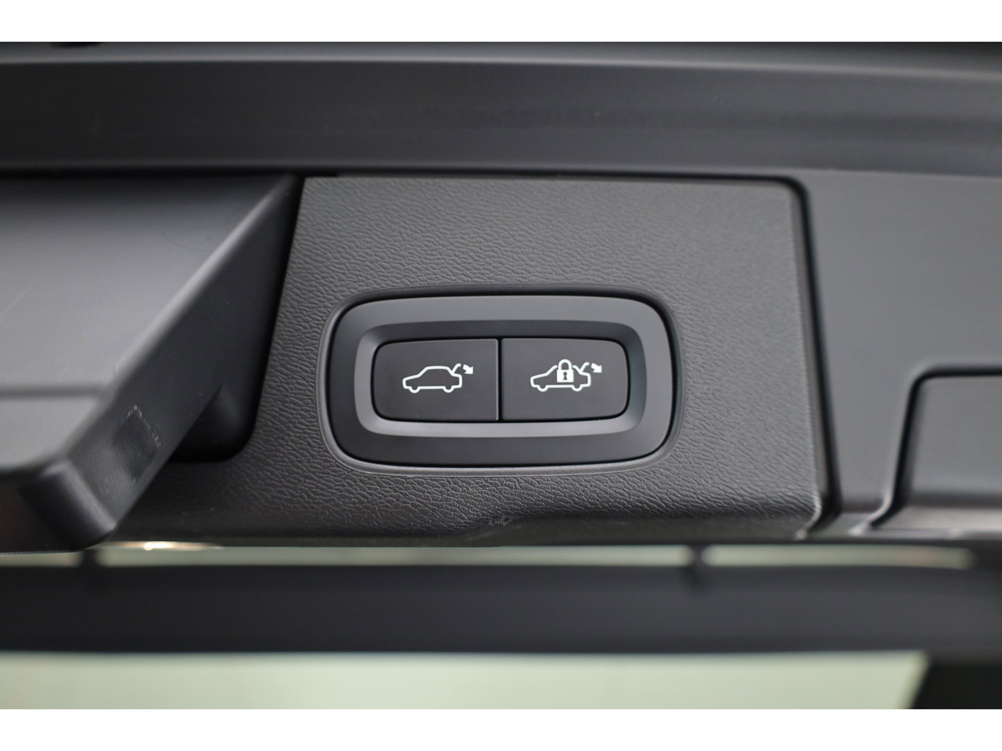 Volvo XC60 T6 Plug-in hybrid Plus Dark | SOH 99.6% | Pano | Stoelventilatie | 360cam | Memory Seats | H&K Audio | Stoel-Stuurverw. | Adapt. Cruise  x