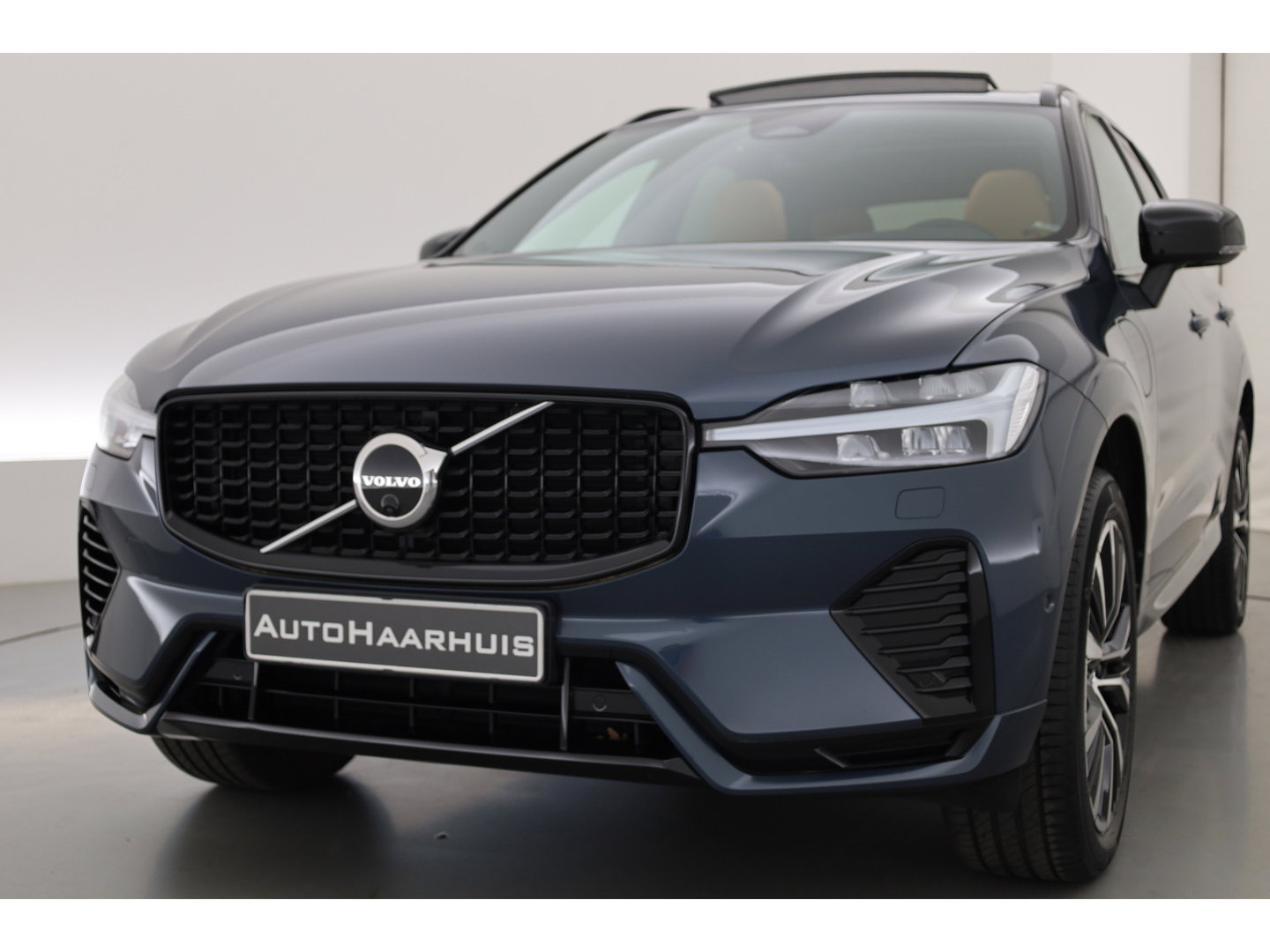 Volvo XC60 T6 Plug-in hybrid Plus Dark | SOH 99.6% | Pano | Stoelventilatie | 360cam | Memory Seats | H&K Audio | Stoel-Stuurverw. | Adapt. Cruise  x