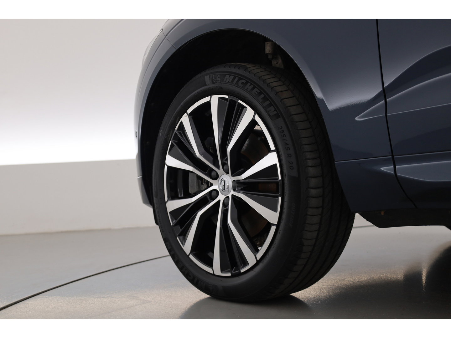Volvo XC60 T6 Plug-in hybrid Plus Dark | SOH 99.6% | Pano | Stoelventilatie | 360cam | Memory Seats | H&K Audio | Stoel-Stuurverw. | Adapt. Cruise  x