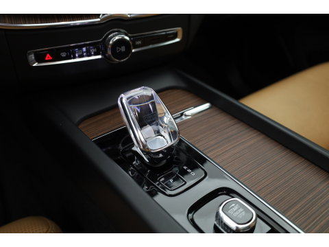 Volvo XC60 T6 Plug-in hybrid Plus Dark | SOH 99.6% | Pano | Stoelventilatie | 360cam | Memory Seats | H&K Audio | Stoel-Stuurverw. | Adapt. Cruise  x