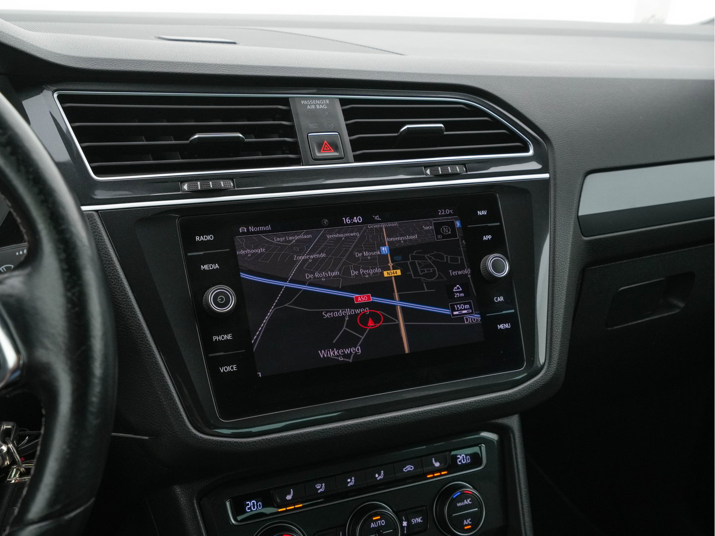 Volkswagen Tiguan 2.0 TSI 4Motion (⚠️) R-Line Highline Aut. *ADAPTIVE-CRUISE | LEATHER-MICROFIBRE | FULL-LED | NAVI-FULLMAP | HEATED-SPORTSEATS | CAMERA | SHIFTPADDLES | PRIVACYGLASS | CARPLAY | ECC | PDC | 20''ALU*