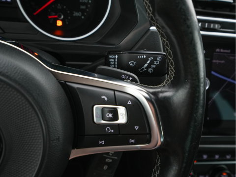 Volkswagen Tiguan 2.0 TSI 4Motion (⚠️) R-Line Highline Aut. *ADAPTIVE-CRUISE | LEATHER-MICROFIBRE | FULL-LED | NAVI-FULLMAP | HEATED-SPORTSEATS | CAMERA | SHIFTPADDLES | PRIVACYGLASS | CARPLAY | ECC | PDC | 20''ALU*