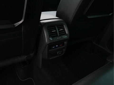 Volkswagen Tiguan 2.0 TSI 4Motion (⚠️) R-Line Highline Aut. *ADAPTIVE-CRUISE | LEATHER-MICROFIBRE | FULL-LED | NAVI-FULLMAP | HEATED-SPORTSEATS | CAMERA | SHIFTPADDLES | PRIVACYGLASS | CARPLAY | ECC | PDC | 20''ALU*
