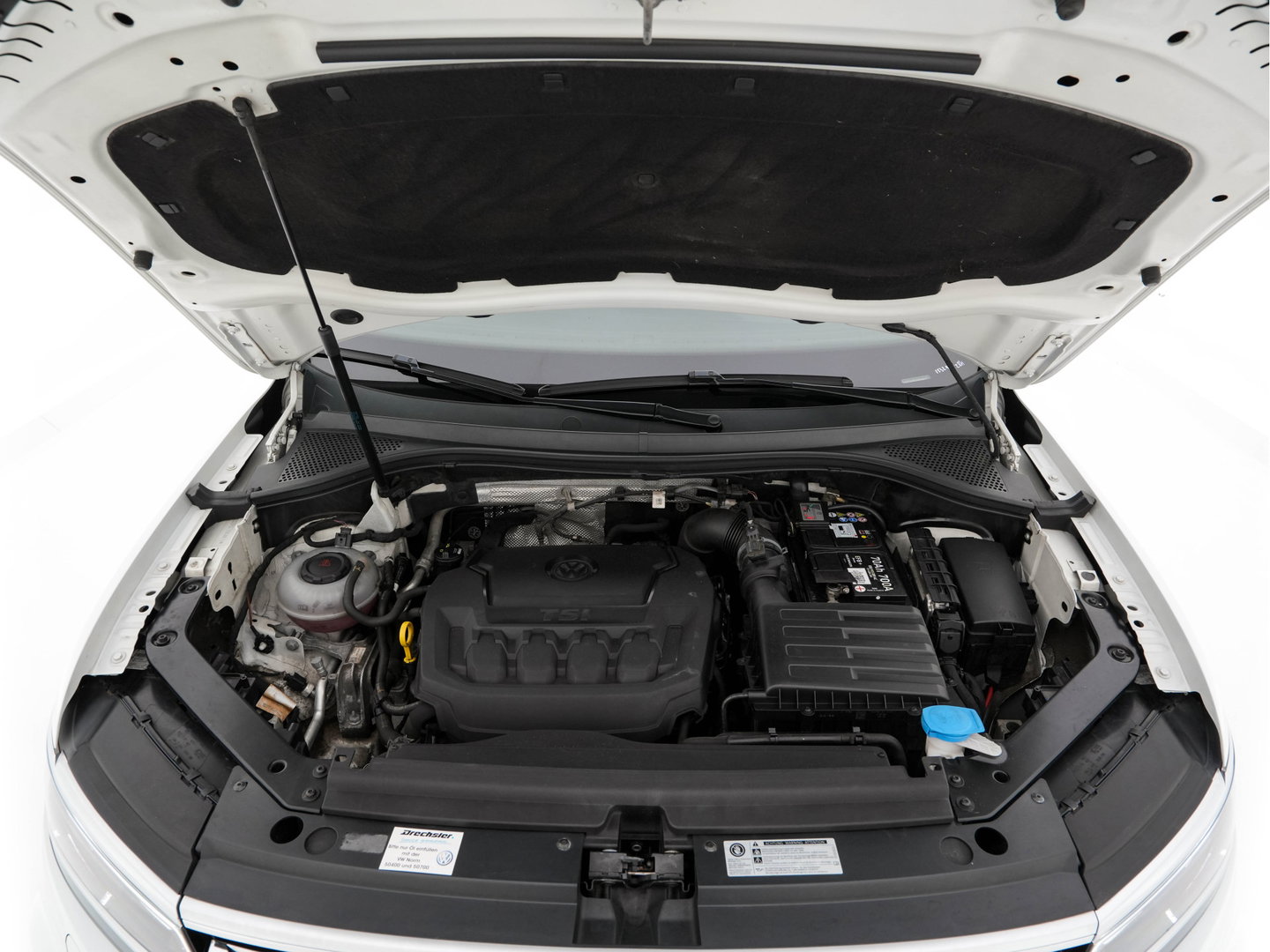 Volkswagen Tiguan 2.0 TSI 4Motion (⚠️) R-Line Highline Aut. *ADAPTIVE-CRUISE | LEATHER-MICROFIBRE | FULL-LED | NAVI-FULLMAP | HEATED-SPORTSEATS | CAMERA | SHIFTPADDLES | PRIVACYGLASS | CARPLAY | ECC | PDC | 20''ALU*