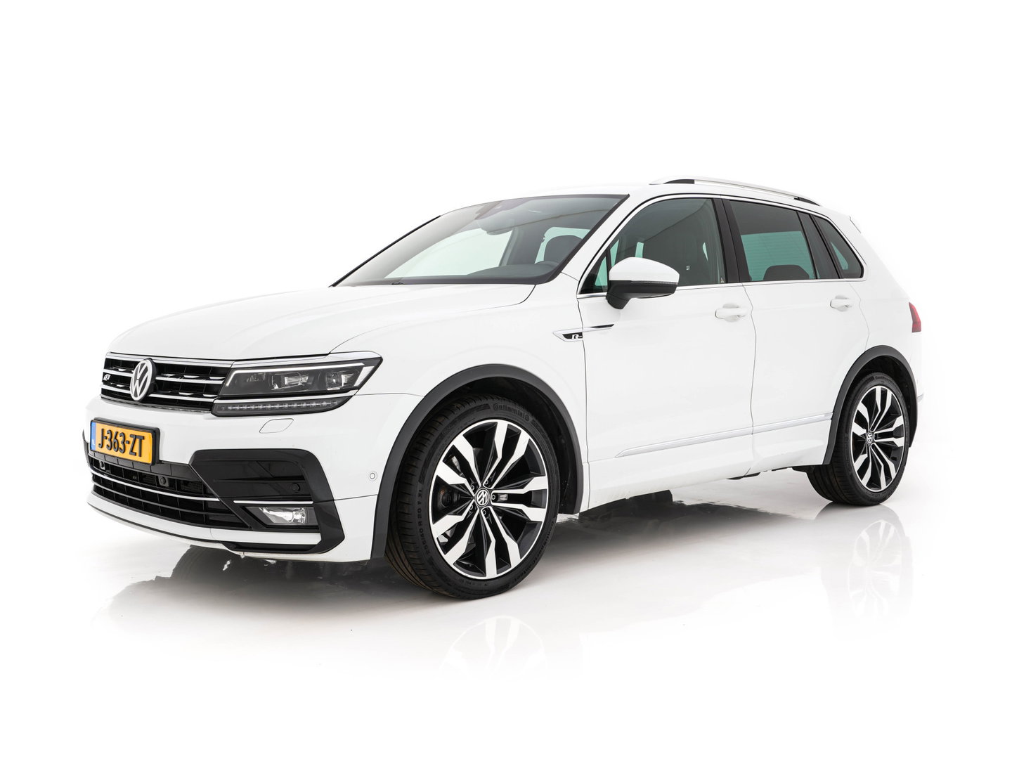 Volkswagen Tiguan 2.0 TSI 4Motion (⚠️) R-Line Highline Aut. *ADAPTIVE-CRUISE | LEATHER-MICROFIBRE | FULL-LED | NAVI-FULLMAP | HEATED-SPORTSEATS | CAMERA | SHIFTPADDLES | PRIVACYGLASS | CARPLAY | ECC | PDC | 20''ALU*