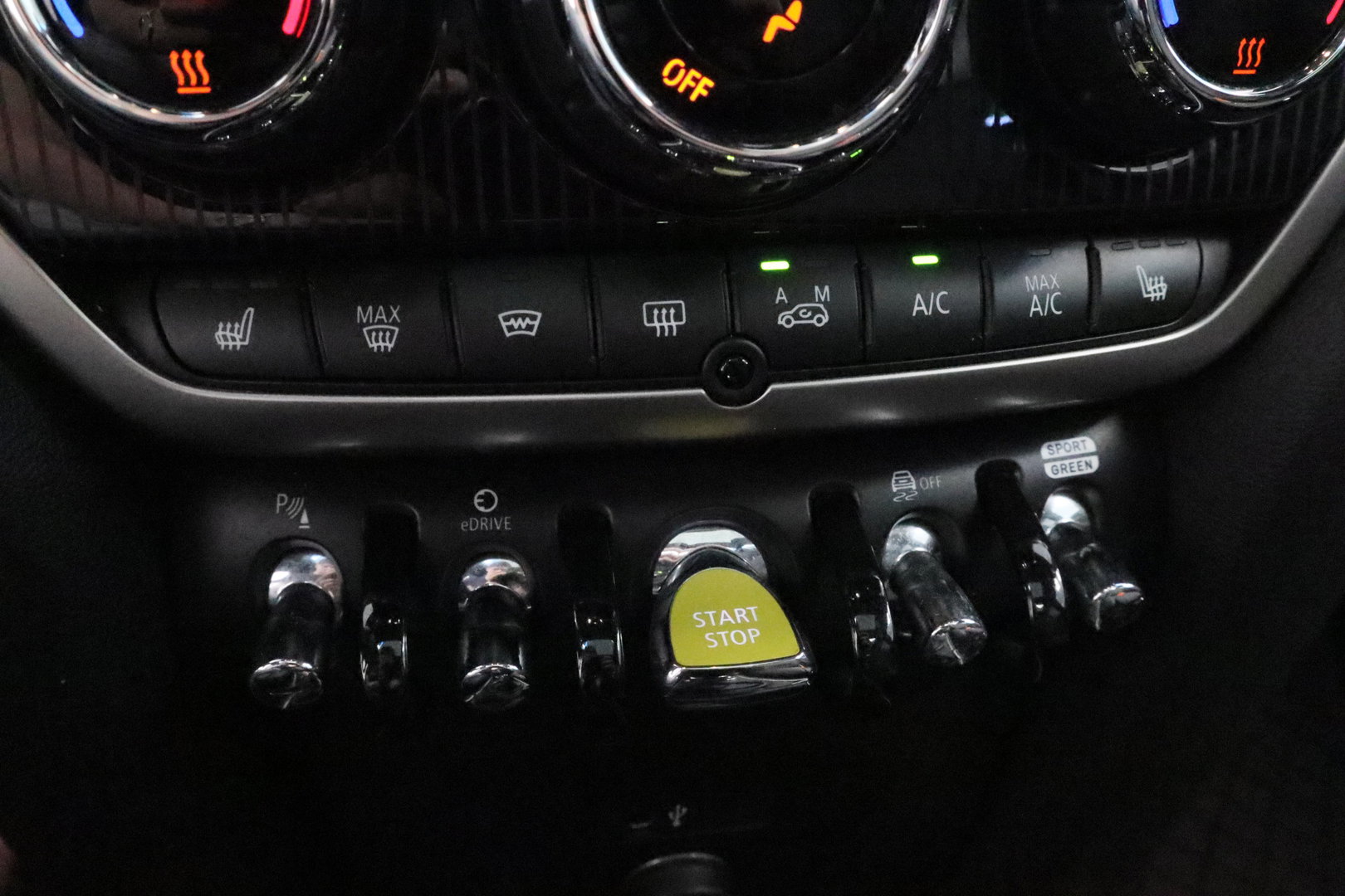 MINI Countryman 1.5 Cooper S E ALL4 ACC PDC Panoramadak 24 Maanden garantie* (Vraag naar de voorwaarden)