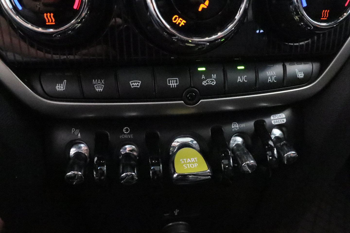 MINI Countryman 1.5 Cooper S E ALL4 ACC PDC Panoramadak 24 Maanden garantie* (Vraag naar de voorwaarden)