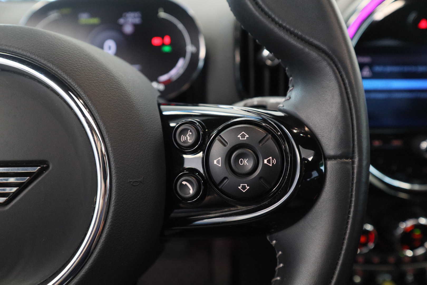 MINI Countryman 1.5 Cooper S E ALL4 ACC PDC Panoramadak 24 Maanden garantie* (Vraag naar de voorwaarden)