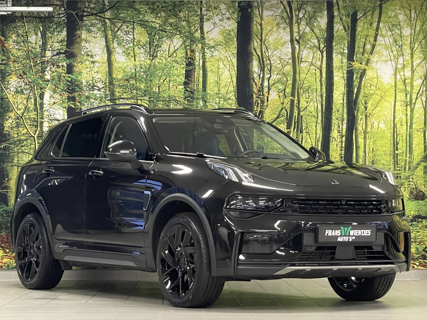Lynk & Co 01 1.5 | Black Pakket | Panoramadak | Zwarte hemel | Adaptive Cruise Control | Keyless | Elektrische Bestuurdersstoel + Geheugen | Parkeersensoren | Apple Carplay |
