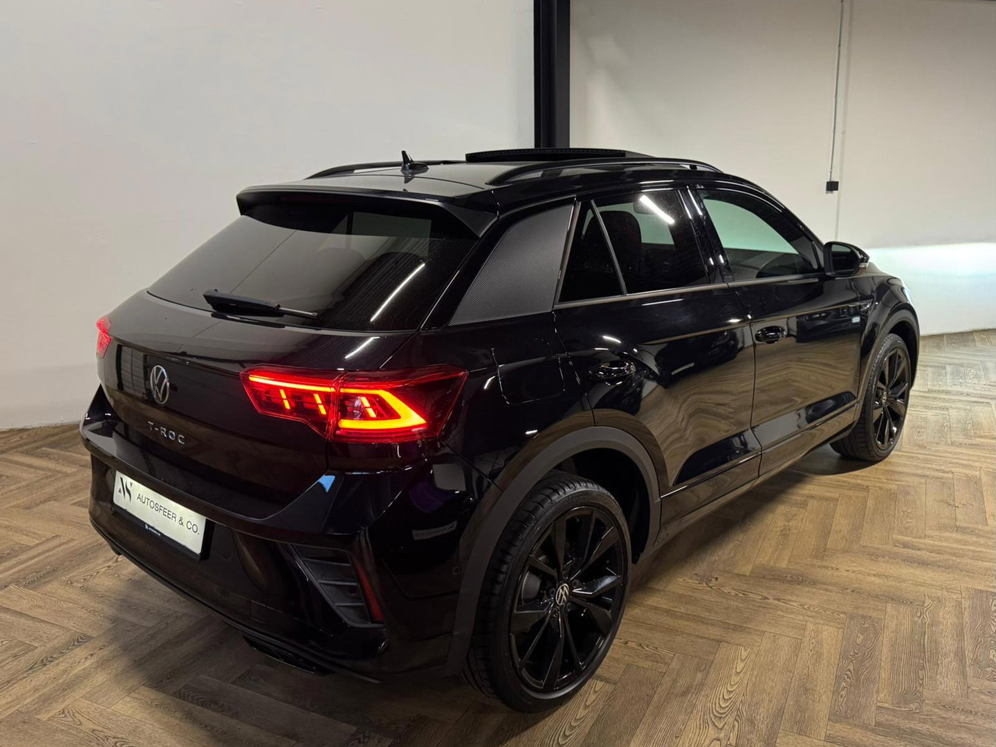Volkswagen T-Roc 1.5 TSI R-Line Business PANO KEYLESS PDC CARPLAY