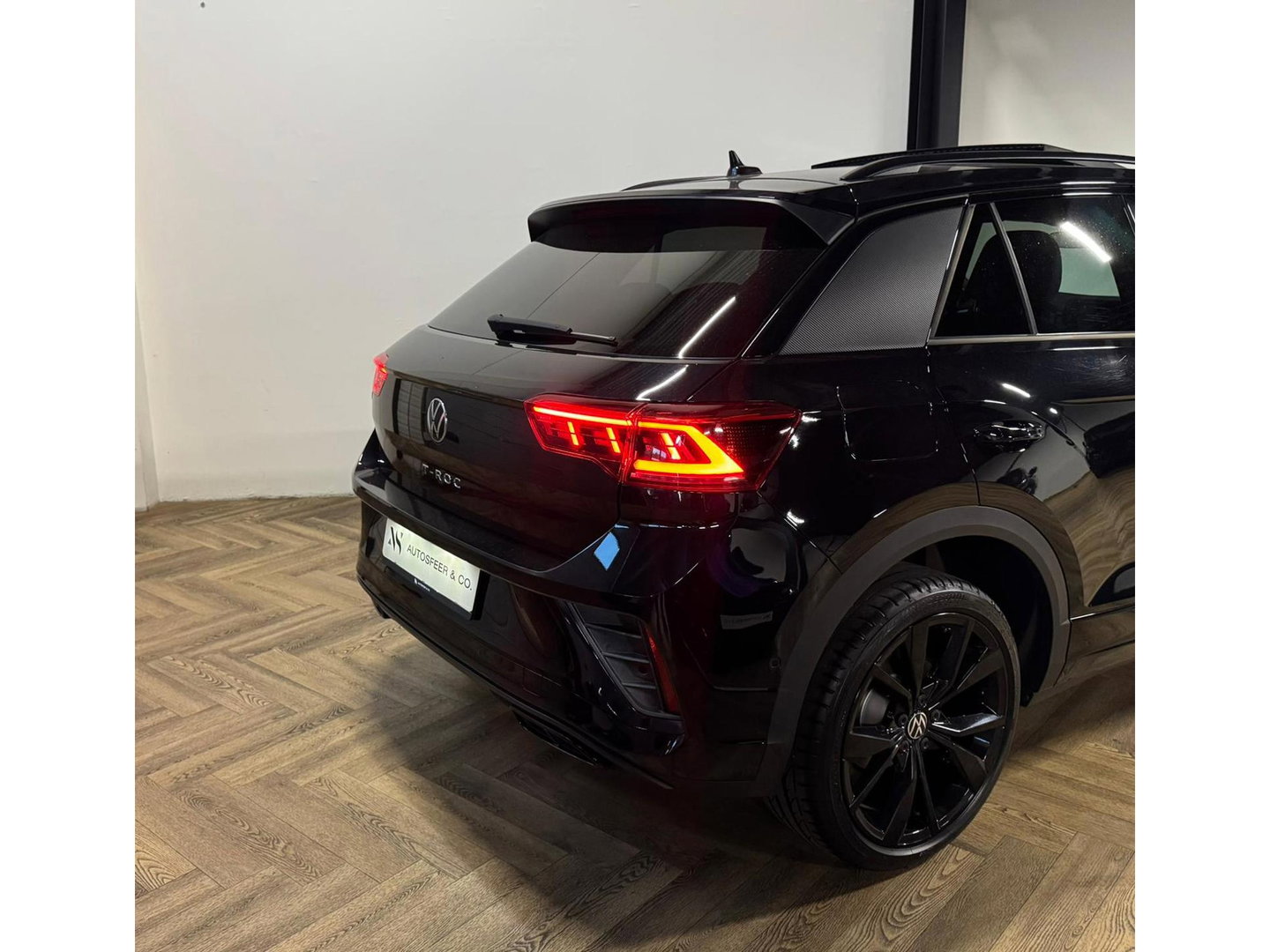 Volkswagen T-Roc 1.5 TSI R-Line Business PANO KEYLESS PDC CARPLAY