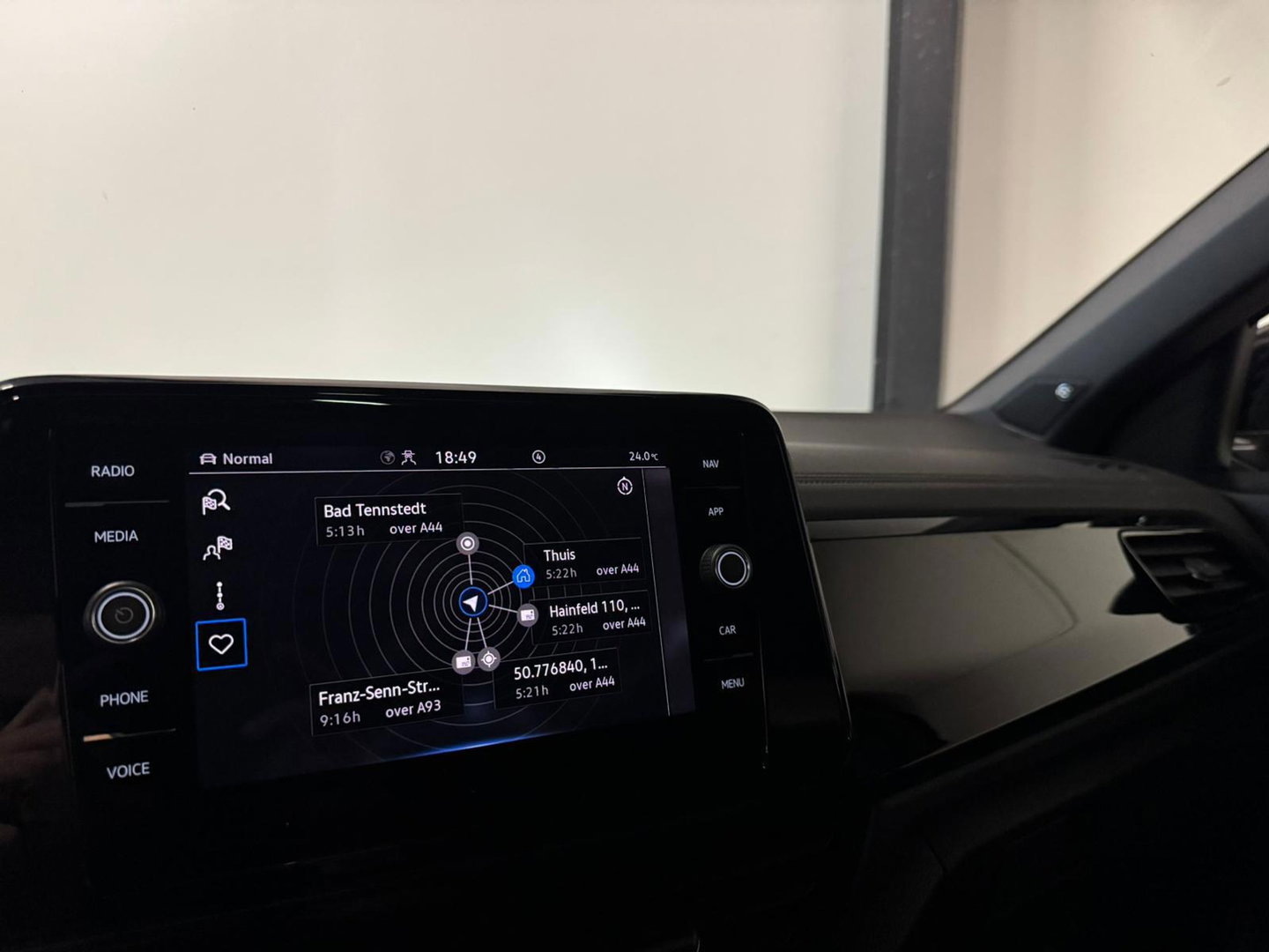 Volkswagen T-Roc 1.5 TSI R-Line Business PANO KEYLESS PDC CARPLAY