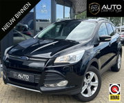 Ford Kuga - 1.5 Titanium Styling Pack 150PK | Nette Staat! | Trekhaak | Parkeersensoren Voor en Achter | Navigatie | Stoelverwarming | Climate Control | 2 Sleutels | Voorruitverwarming | Cruise Control |