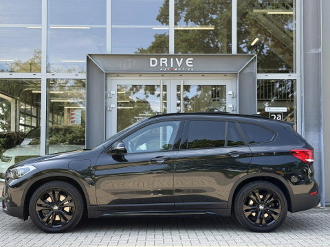 BMW X1 xDrive25e High Ex. Sportline Black ed. |Pano|Leer|HUD|Cam
