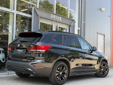 BMW X1 xDrive25e High Ex. Sportline Black ed. |Pano|Leer|HUD|Cam