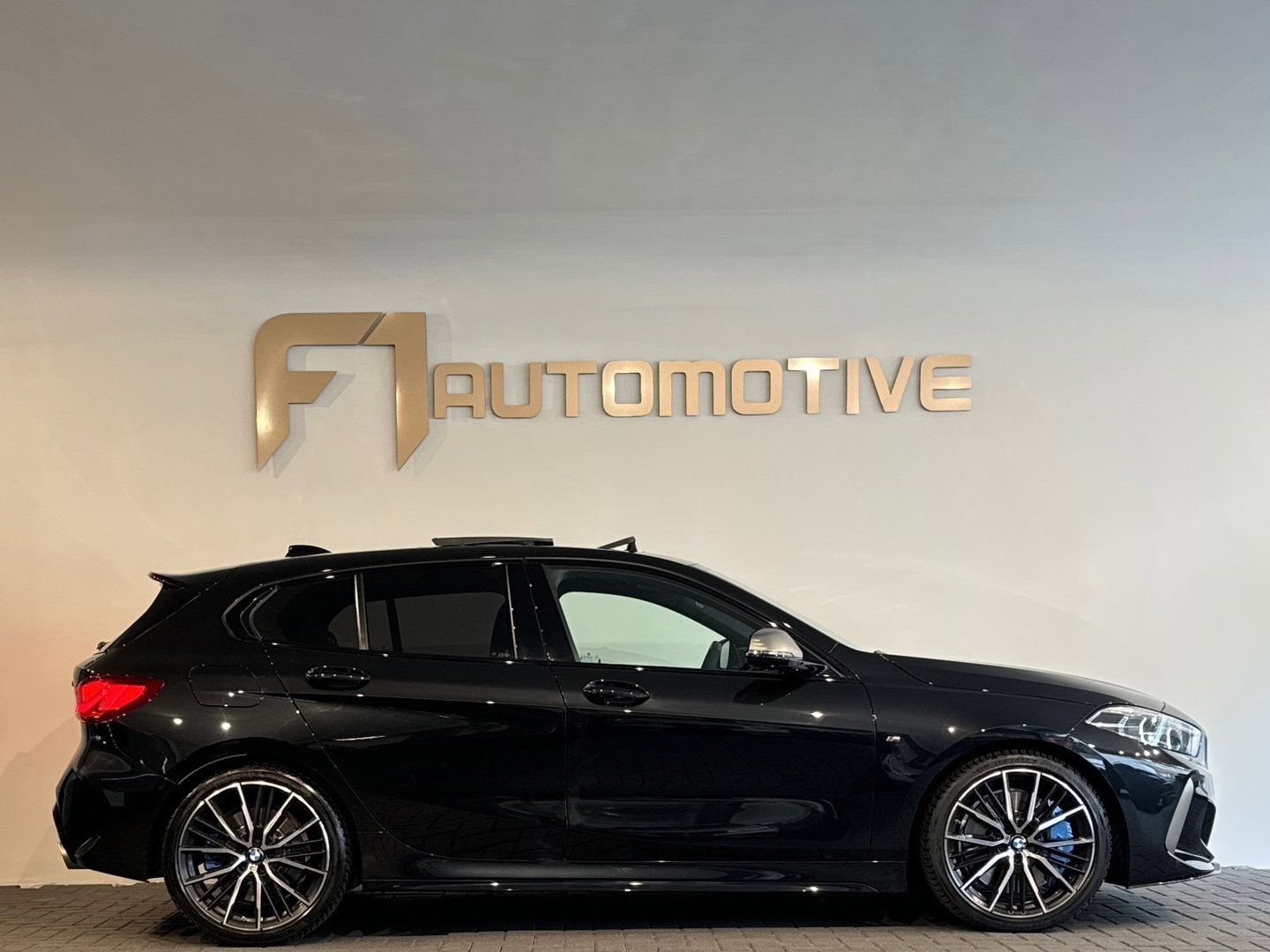 BMW 1-serie M135i xDrive Executive Pano|M Seat|Memory|HuD|HK