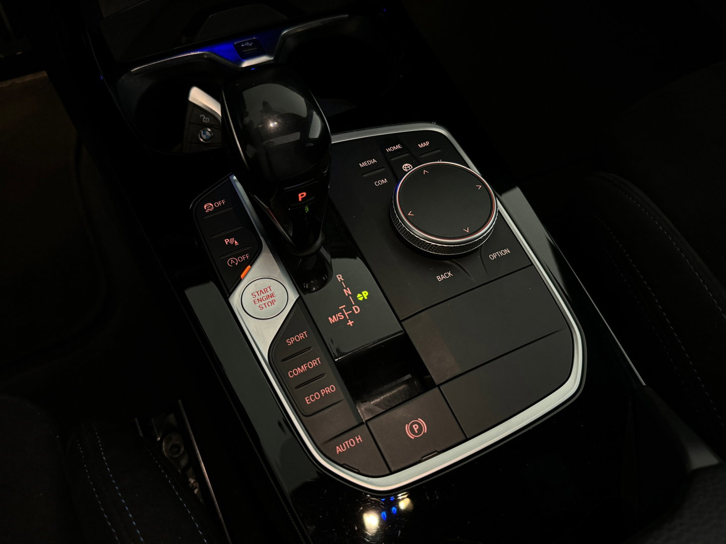 BMW 1-serie M135i xDrive Executive Pano|M Seat|Memory|HuD|HK