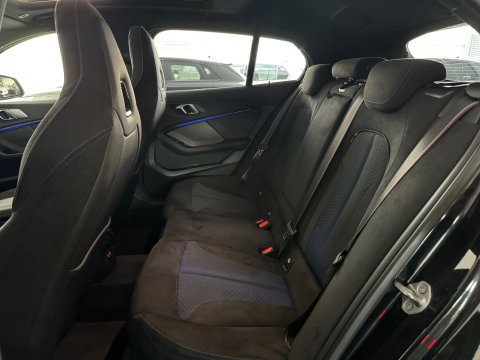 BMW 1-serie M135i xDrive Executive Pano|M Seat|Memory|HuD|HK