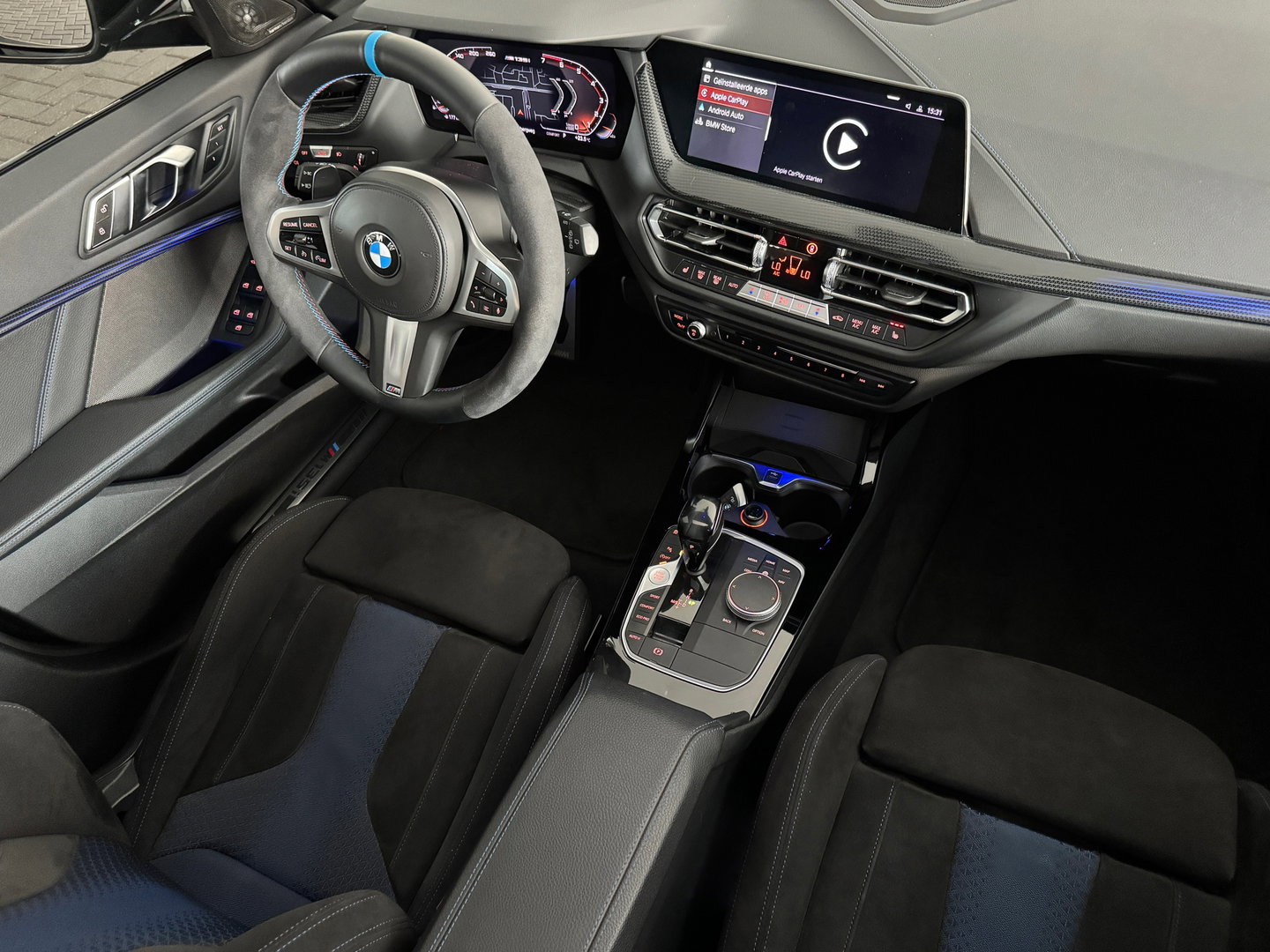 BMW 1-serie M135i xDrive Executive Pano|M Seat|Memory|HuD|HK