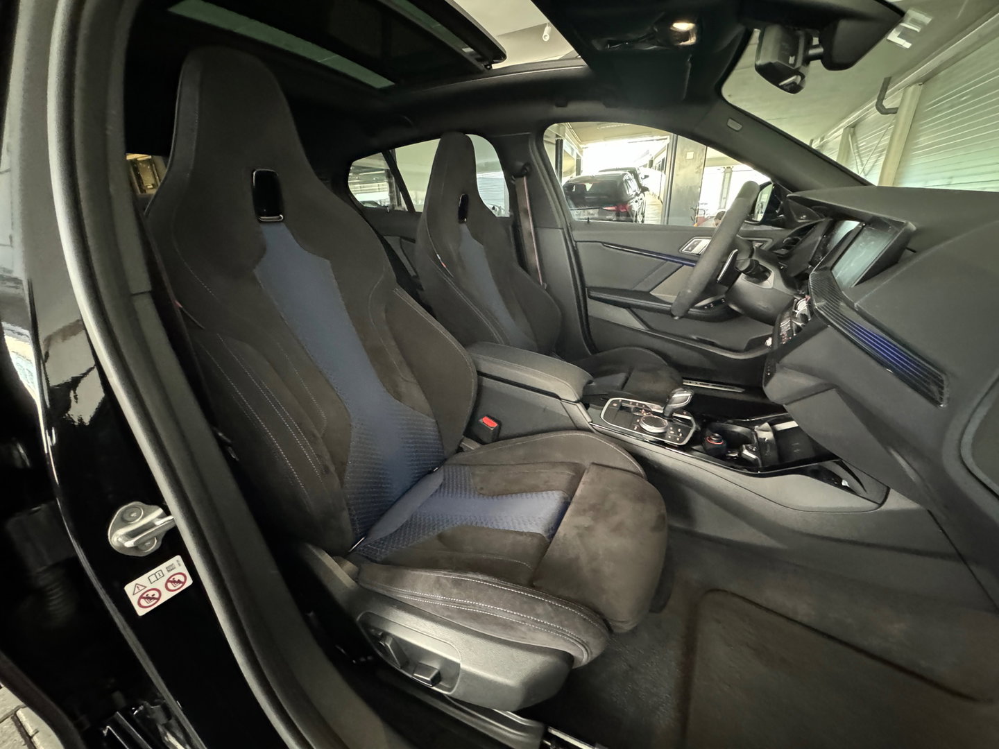 BMW 1-serie M135i xDrive Executive Pano|M Seat|Memory|HuD|HK