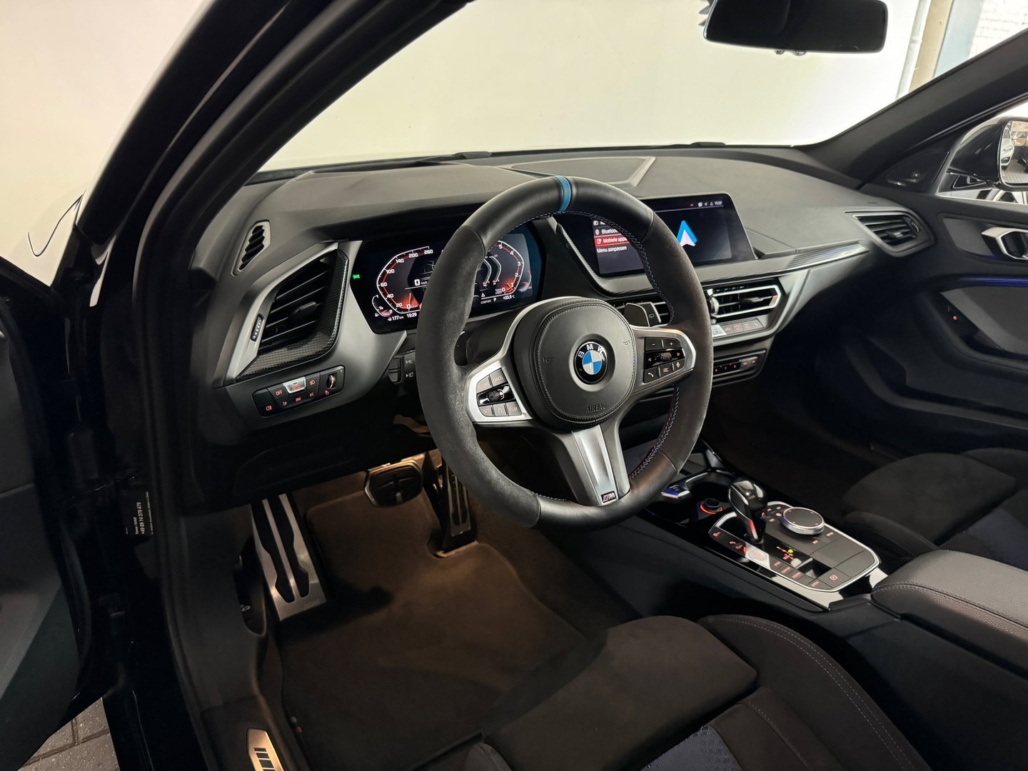 BMW 1-serie M135i xDrive Executive Pano|M Seat|Memory|HuD|HK