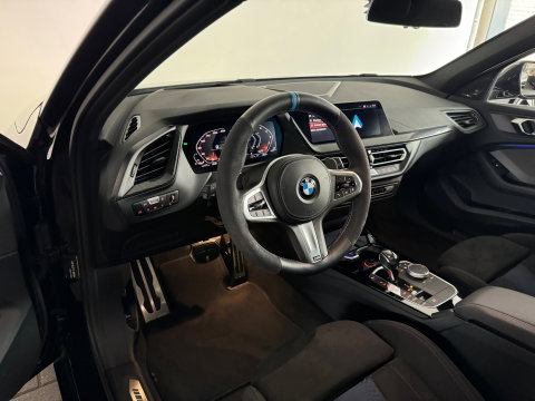 BMW 1-serie M135i xDrive Executive Pano|M Seat|Memory|HuD|HK