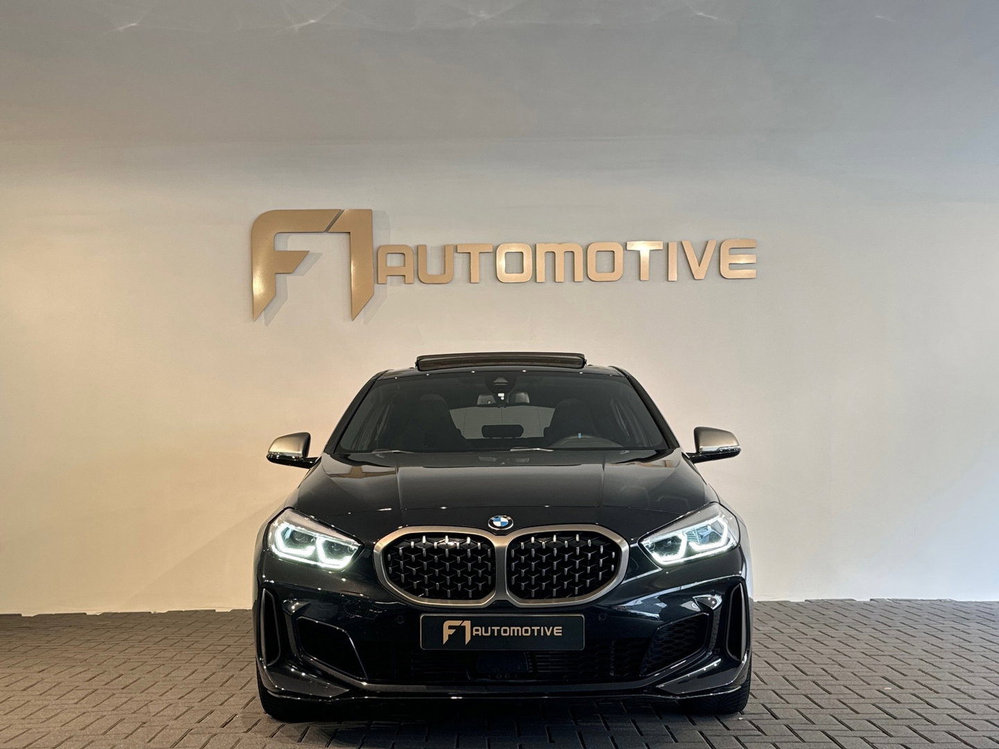 BMW 1-serie M135i xDrive Executive Pano|M Seat|Memory|HuD|HK