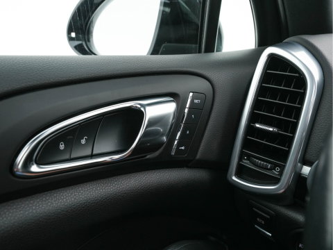 Porsche Cayenne 3.0 S E-Hybrid AWD (Plug-In) Aut. *PANO | LEATHER | XENON | MEMORY-PACK | NAVI-FULLMAP | HEATED-COMFORTSEATS | CAMERA | SHIFTPADDLES | PRIVACY-GLASS | ECC | PDC | CRUISE | TOWBAR | 21''ALU*
