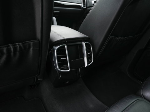 Porsche Cayenne 3.0 S E-Hybrid AWD (Plug-In) Aut. *PANO | LEATHER | XENON | MEMORY-PACK | NAVI-FULLMAP | HEATED-COMFORTSEATS | CAMERA | SHIFTPADDLES | PRIVACY-GLASS | ECC | PDC | CRUISE | TOWBAR | 21''ALU*