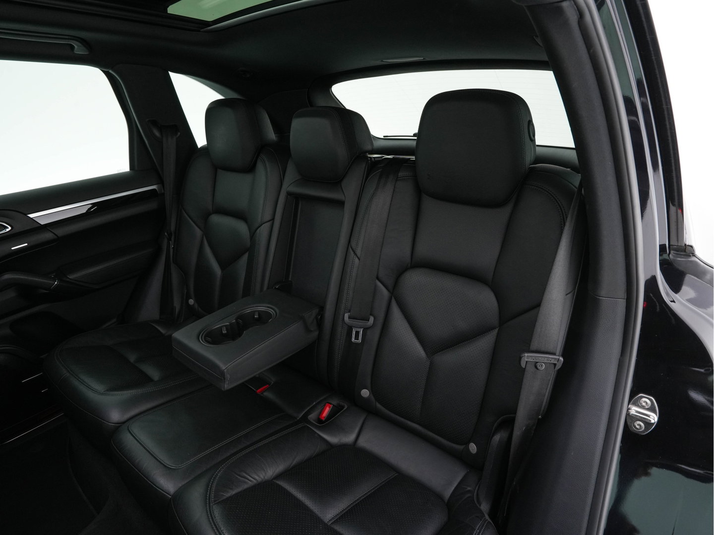 Porsche Cayenne 3.0 S E-Hybrid AWD (Plug-In) Aut. *PANO | LEATHER | XENON | MEMORY-PACK | NAVI-FULLMAP | HEATED-COMFORTSEATS | CAMERA | SHIFTPADDLES | PRIVACY-GLASS | ECC | PDC | CRUISE | TOWBAR | 21''ALU*