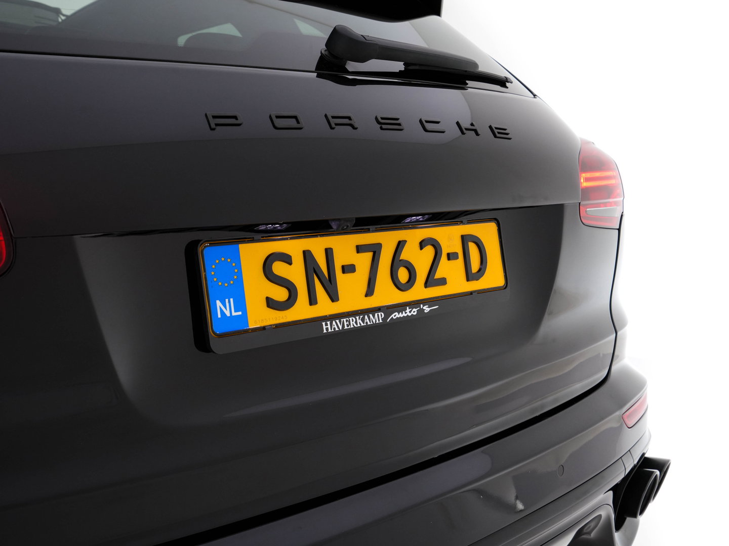 Porsche Cayenne 3.0 S E-Hybrid AWD (Plug-In) Aut. *PANO | LEATHER | XENON | MEMORY-PACK | NAVI-FULLMAP | HEATED-COMFORTSEATS | CAMERA | SHIFTPADDLES | PRIVACY-GLASS | ECC | PDC | CRUISE | TOWBAR | 21''ALU*