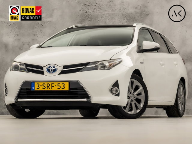 Toyota Auris - Touring Sports 1.8 Hybrid Sport Automaat (PANORAMADAK, NAVIGATIE, CLIMATE, CAMERA, SPORTSTOELEN, KEYLESS, GETINT GLAS, NIEUWSTAAT)