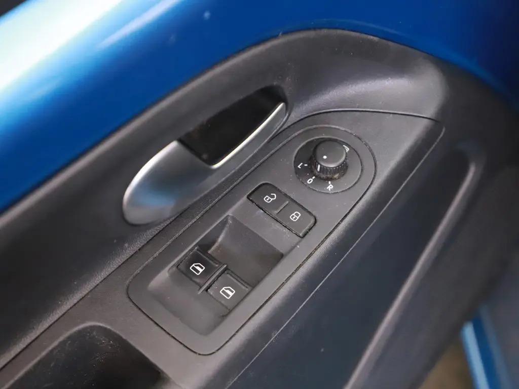 Volkswagen up! 1.0 BMT Lounge Pano Camera Cruise PDC NAP