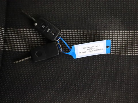 Volkswagen up! 1.0 BMT Lounge Pano Camera Cruise PDC NAP