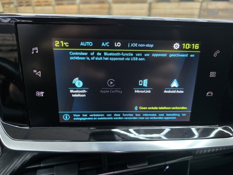 Peugeot e-2008 EV Allure Pack 50 kWh Carplay PDC LED Cruise Trekhaak Camera 17"LM